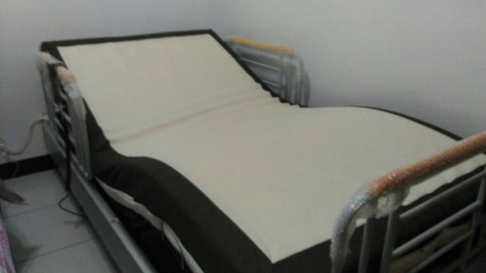 陳小姐來電諮詢 選訂GM09S2多功能電動床 是給80多歲陳奶奶使用 不想使用病床樣式的電動床