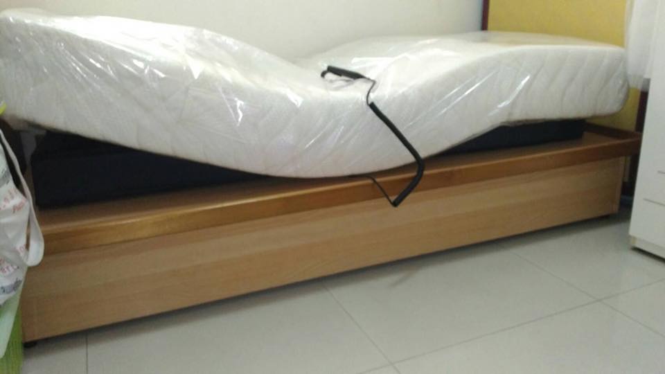 陳先生訂購床墊式電動床 保留原有的床座 增加起臥功能