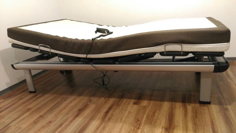 預防醫學診所選訂GM01S床型 輔助做療程的顧客調整睡臥姿勢