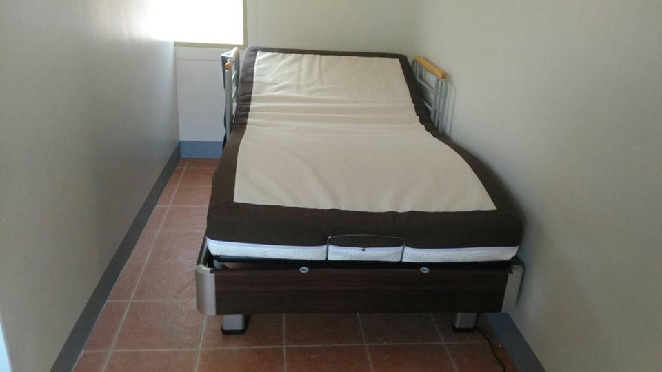 張先生親自到台南新華體驗 選訂GM09S2床型 床框選搭水轉印胡桃木紋